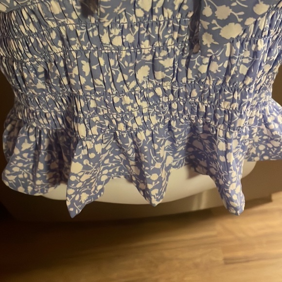 ๐ซSOLD๐ซ Periwinkle Floral Crop Top ๐ - Picture 12 of 15